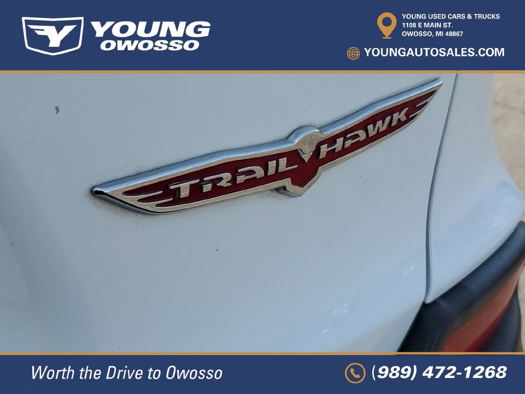 Used 2021 Jeep Cherokee Trailhawk w/ Comfort/Convenience Group AWD/4WD image 31