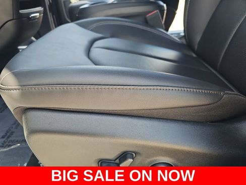 New 2027 Chrysler Pacifica Select FWD image 30