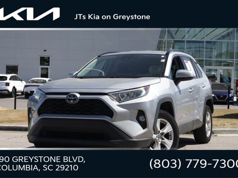 Used 2021 Toyota RAV4 XLE FWD image 1