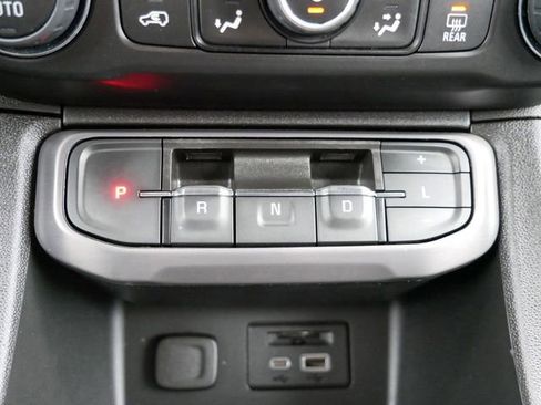 Used 2023 GMC Acadia AT4 image 23