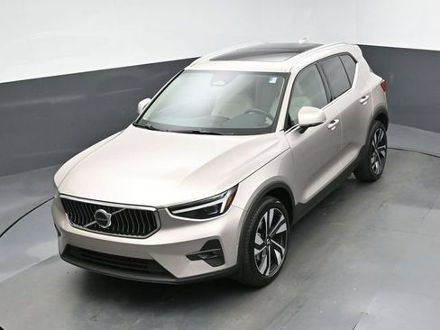 Used 2024 Volvo XC40 B5 Ultimate AWD/4WD image 41