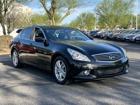 Used 2015 INFINITI Q40 w/ Moonroof Package RWD image 6