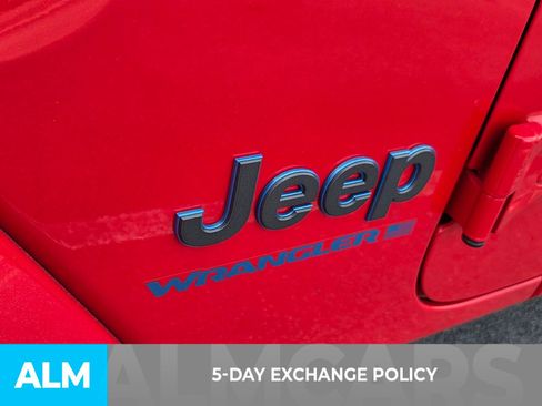 Used 2025 Jeep Wrangler Unlimited Sahara w/ Safety Group image 3