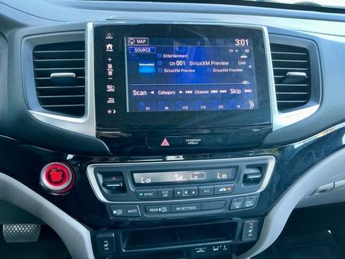 Used 2018 Honda Ridgeline RTL-E image 32