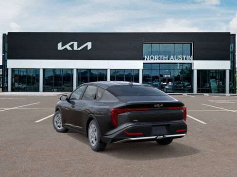 New 2025 Kia K4 LX image 4