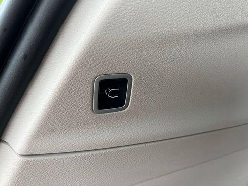 Used 2021 Chrysler Pacifica Limited w/ Premium & Safety Sphere Group AWD/4WD image 21