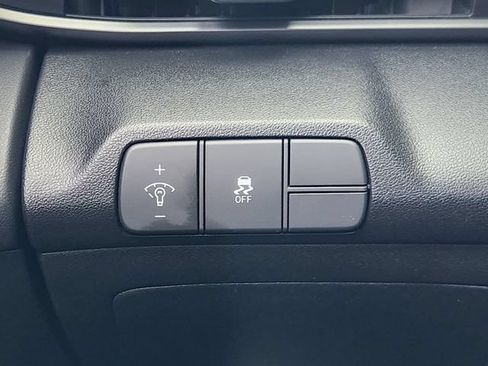 Certified 2025 Hyundai Elantra Sport FWD image 15