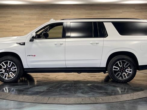Used 2024 GMC Yukon XL AT4 w/ AT4 Premium Plus Package AWD/4WD image 9