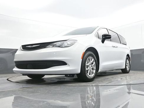 New 2025 Chrysler Voyager LX image 53