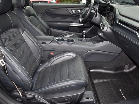 Used 2025 Ford Mustang GT Premium RWD image 12