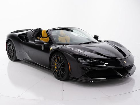 Used 2022 Ferrari SF90 Spider AWD/4WD image 7