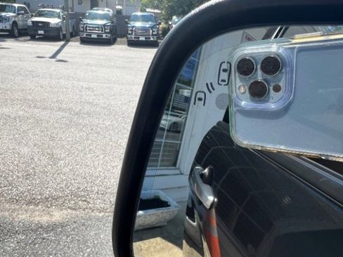 Used 2018 Ford Explorer Platinum image 20