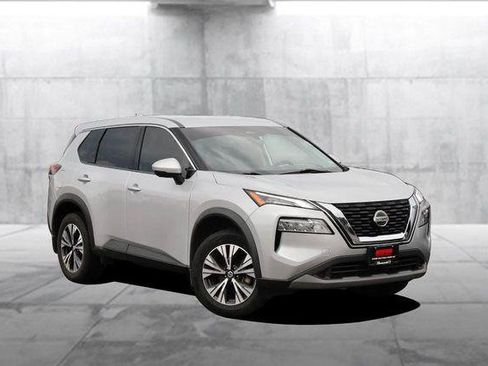 Used 2021 Nissan Rogue SV FWD image 2