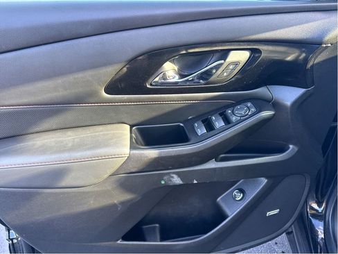 Used 2023 Chevrolet Traverse RS image 12