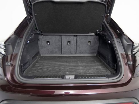 Certified 2025 Porsche Macan 4 Electric image 44