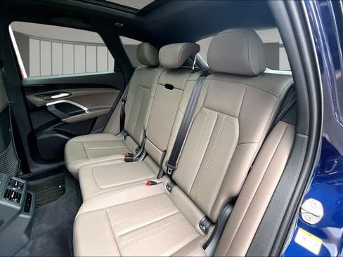 Used 2025 Audi Q5 Premium w/ Convenience Package AWD/4WD image 22