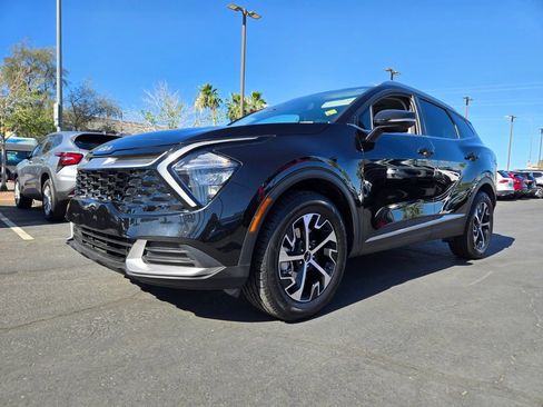 Used 2023 Kia Sportage EX AWD/4WD image 2