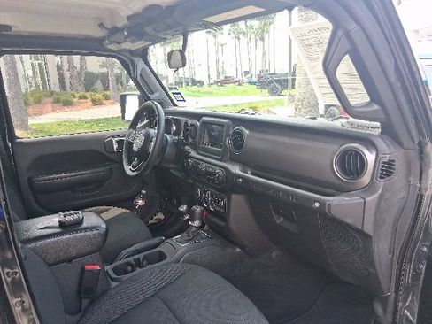 Used 2023 Jeep Wrangler Sport S AWD/4WD image 10