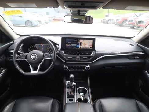 Used 2023 Nissan Altima 2.0 SR FWD image 4
