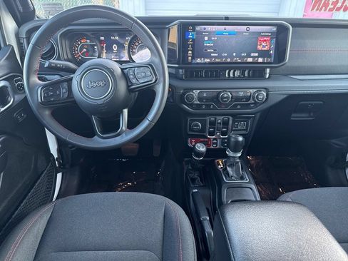 Used 2024 Jeep Wrangler Unlimited Rubicon AWD/4WD image 14