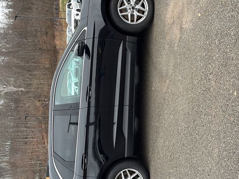 Used 2023 Ford Edge SEL image 4