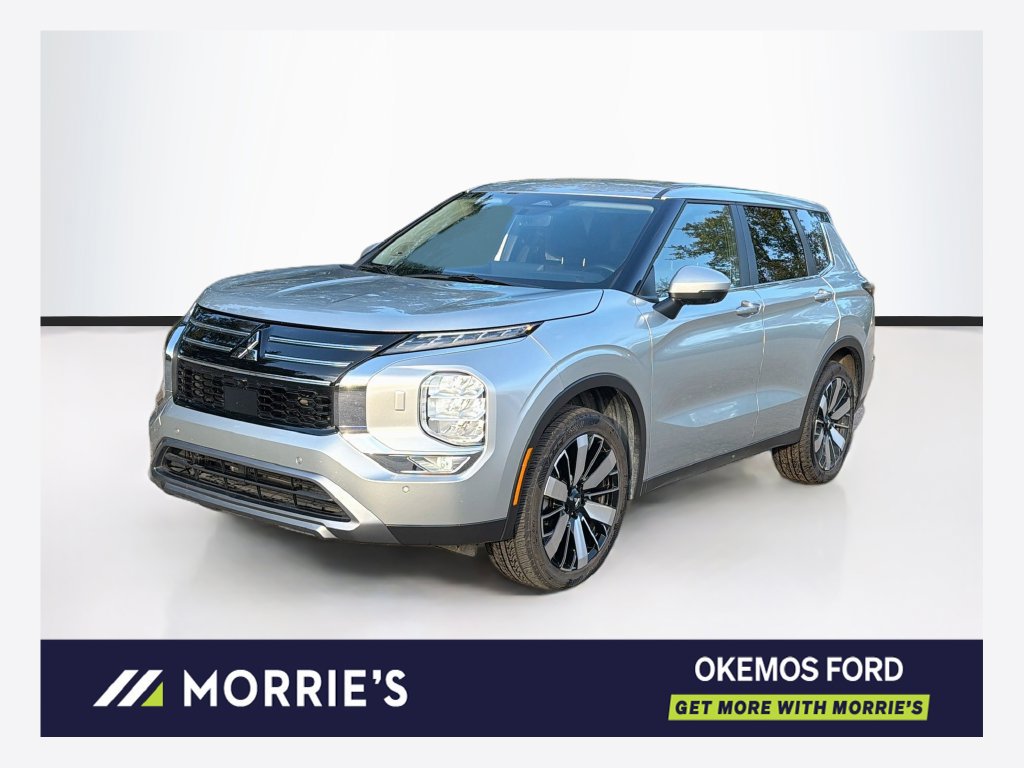Used 2025 Mitsubishi Outlander SE AWD/4WD image 1