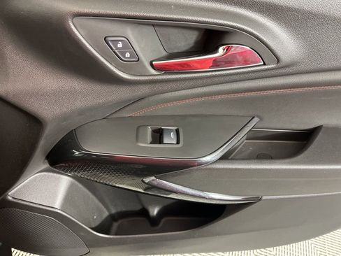 Certified 2025 Chevrolet Trax RS w/ Driver Confidence Package image 20