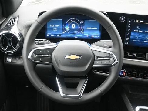 New 2026 Chevrolet Equinox LT w/ Convenience Package II AWD/4WD image 22