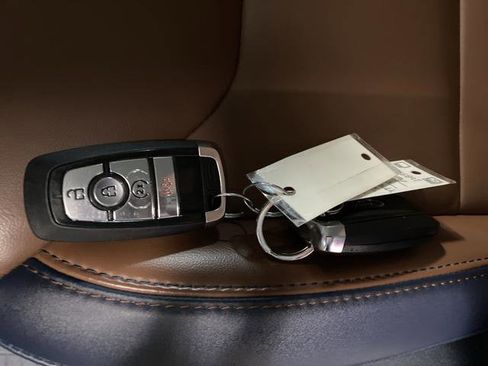 Used 2024 Ford Maverick Lariat image 24