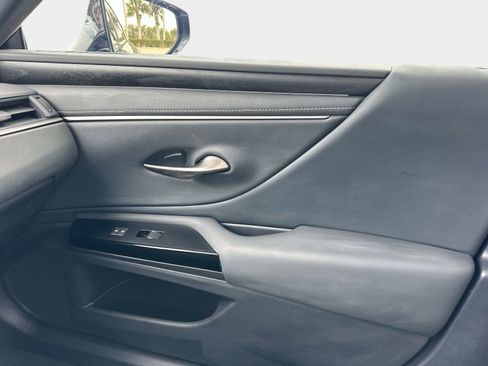 Used 2024 Lexus ES 350 w/ Technology Package image 23