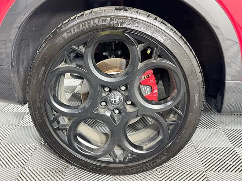 Used 2024 Alfa Romeo Tonale Veloce image 32