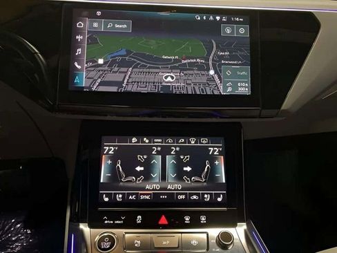 Used 2024 Audi Q8 e-tron Prestige w/ Prestige Package image 33