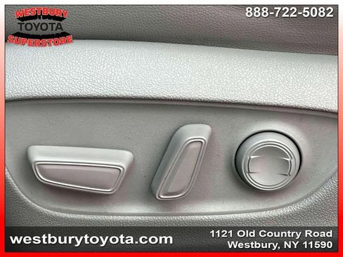 Used 2022 Toyota Highlander XLE image 22