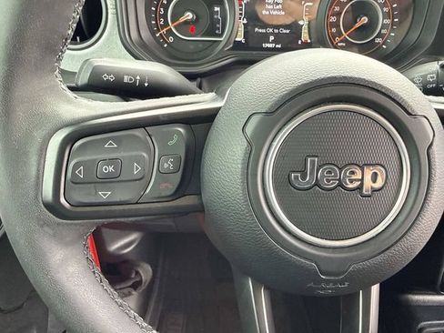Used 2025 Jeep Wrangler Sport AWD/4WD image 17