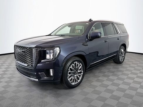 Used 2024 GMC Yukon Denali Ultimate AWD/4WD image 3