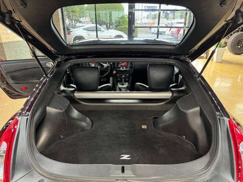 Used 2016 Nissan 370Z Touring RWD image 30