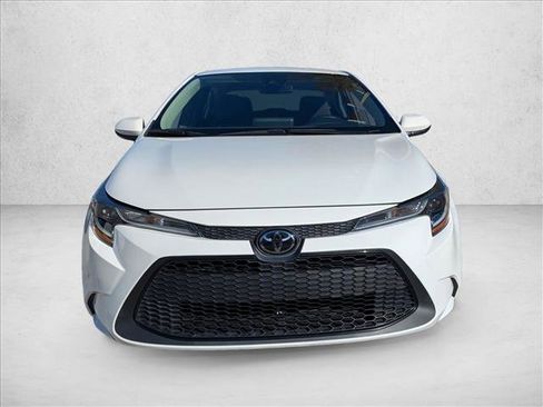 Certified 2022 Toyota Corolla LE image 2