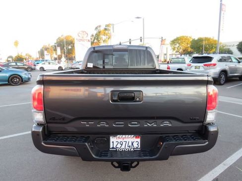 Certified 2022 Toyota Tacoma TRD Off-Road w/ Technology Package image 10