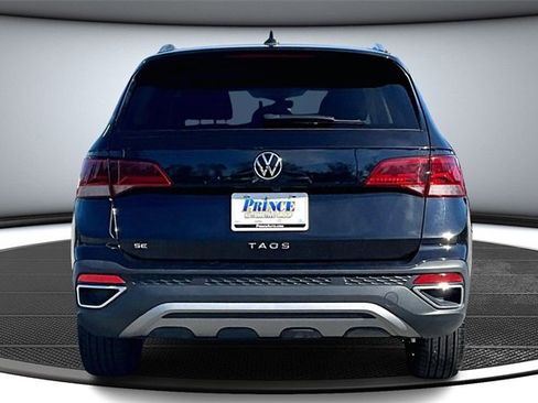 Used 2024 Volkswagen Taos SE image 5