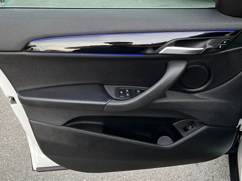 Used 2018 BMW X2 sDrive28i image 9