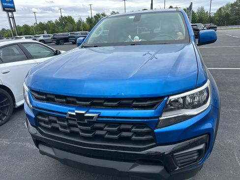 Used 2021 Chevrolet Colorado W/T w/ Custom Special Edition RWD image 4