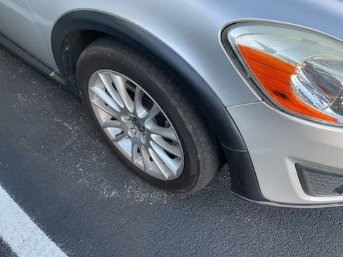 Used 2012 Volvo C30 T5 FWD image 2