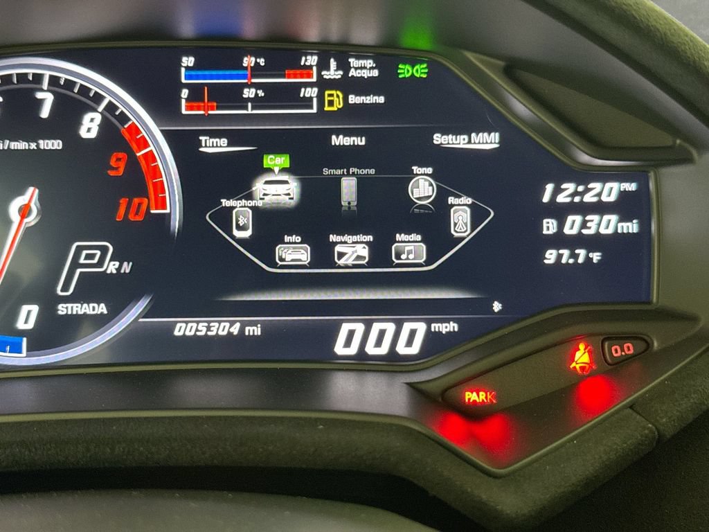Used 2018 Lamborghini Huracan Performante AWD/4WD image 15