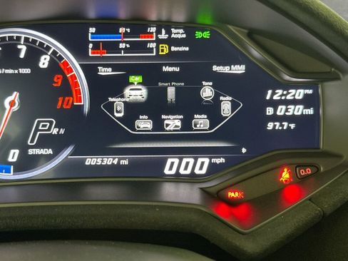 Used 2018 Lamborghini Huracan Performante AWD/4WD image 15