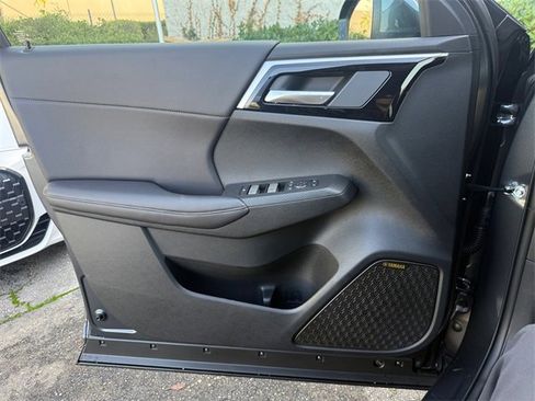 New 2026 Mitsubishi Outlander SE image 11