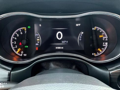 Used 2020 Jeep Grand Cherokee Laredo image 25