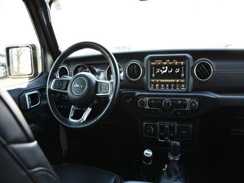 Used 2022 Jeep Wrangler Unlimited Sahara 4xe image 19