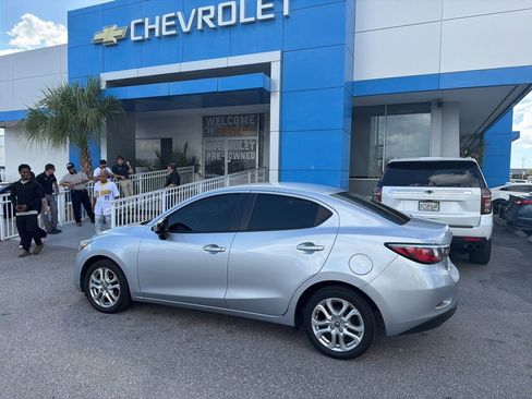 Used 2017 Toyota Yaris iA image 9