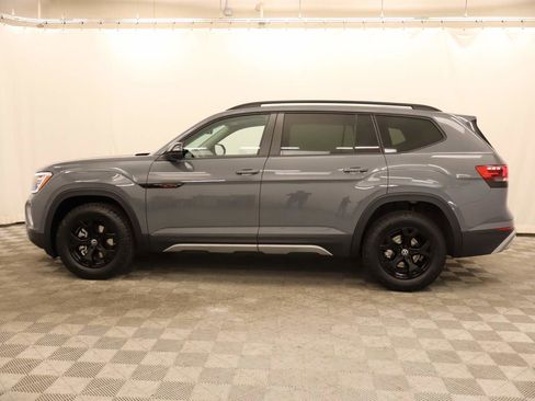 New 2026 Volkswagen Atlas Peak Edition AWD/4WD image 2