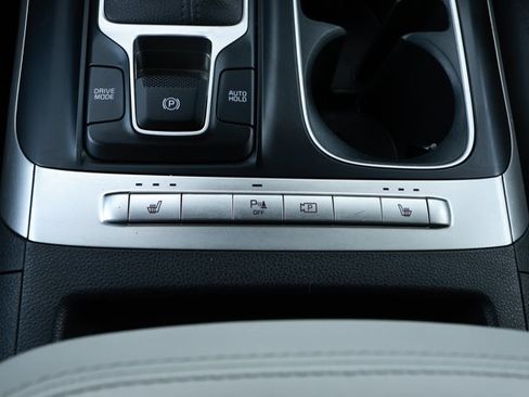 Used 2023 Kia Carnival LX FWD image 20